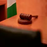 Sassari, rapine con il martello nei negozi: arrestato un giovane